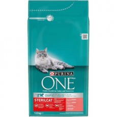 ONE STERILCAT Lazacban és búzában gazdag száraz macskaeledel 1,5kg